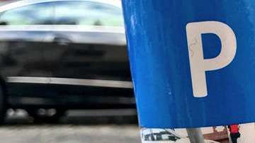 El parking que un extraño reservó para la bicicleta de un niño.