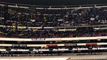 La cancha del Estadio Azteca sigue sin estar al 100%.