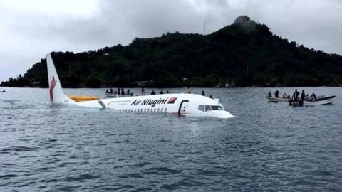 Todos a salvo después del accidente del avión de Air Niugini.