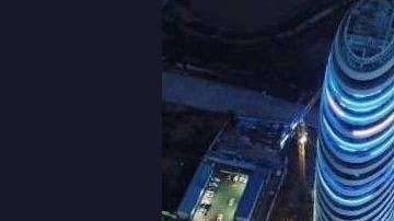 Sin duda, la forma del edificio da para la polémica.