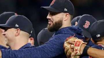 Boston Red Sox celebró este jueves el título divisional Este de la Liga Americana en Yankee Stadium.  (Foto: Jim McIsaac/Getty Images)