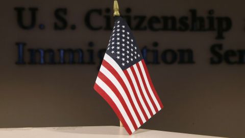 Las visitas son realizadas por personal de USCIS.