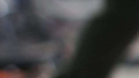 La mujer no habría comprado el boleto si no se lo aconseja un extraño.