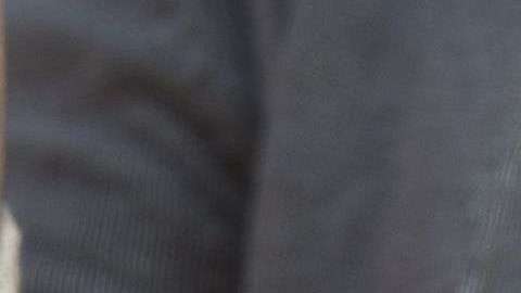 Expertos sugieren a inmigrantes consultar con abogados antes de acudir a USCIS.