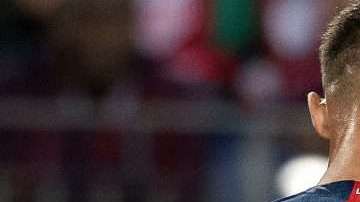 El mexicano Lainez (casi fuera de cuadro) fue minimizado por el estadounidense Matt Miazga. (Foto: Imago7/Etzel Espinosa)