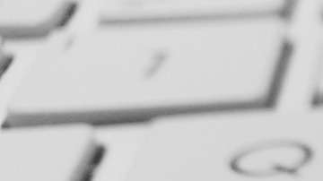 Son casi imperceptibles, pero también muy últiles. Al menos sí lo fueron en los primeros tiempos de las máquinas de escribir.