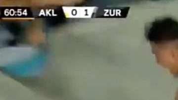 El suizo Benjamin Kololli no midió el peligro de su festejo.