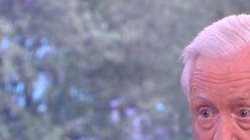 Benjamin Slade busca una mujer joven para tener un hijo.