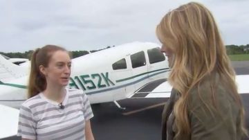 Una joven fue capaz de aterrizar un avión al que le fallaron las ruedas.
