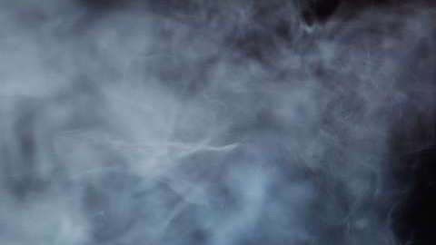 Los cigarrillos electrónicos son populares entre los adolescentes.