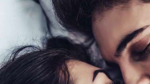 El beso blanco se está poniendo de moda y pocos saben de sus riesgos.