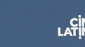 Michelle Renaud posó muy sensual.