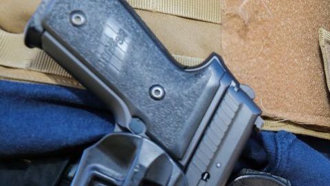 ICE no cesa su intensa cacería de inmigrantes