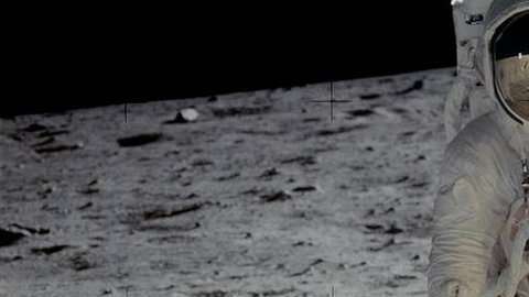 Neil Armstrong tomó esta foto de Buzz Aldrin, luego de que ambos se convirtieran en los primeros seres humanos en caminar por la superficie lunar, el 20 de enero de 1969.