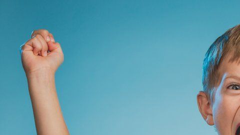 Con frecuencia los niños con mal comportamiento son tachados de problemáticos pero a veces hay una situación familiar que explica su comportamiento.