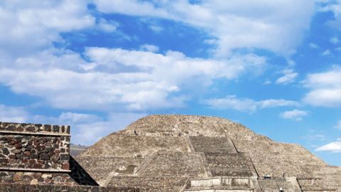La cámara recién descubierta tiene 15 metros de diámetro y se encuentra a una profundidad de 8 metros debajo de la Pirámide de la Luna.