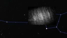 Alrededor de la Tierra giran un par de satélites de polvo.