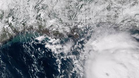 Huracán Michael cobra fuerza rumbo a Florida.