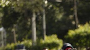 Cientos de salvadoreños en su ruta hacia México.