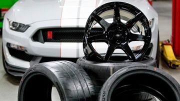 Las llantas de fibra de carbono del Mustang Shelby han pasado todo tipo de pruebas.