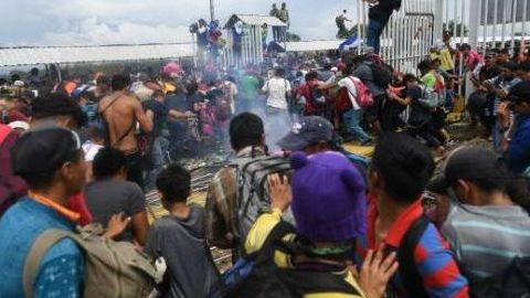 Son cientos de inmigrantes centroamericanos que buscan entrar a México para llegar a EEUU