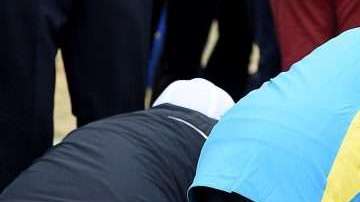 Tras el golpe de Brooks Koepka yacía malhherida la aficionada francesa Corine Remande. (Foto: EFE/ Gerry Penny)