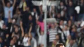 El argentino Paulo Dybala celebra un gol de la Juventus ante el Young Boys. Foto: EFE/ANDREA DI MARCO)