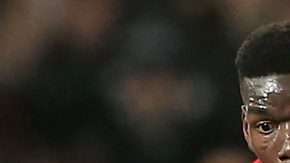 El jugador de Mánchester United Paul Pogba vive horas bajas. (Foto: EFE/NIGEL RODDIS)