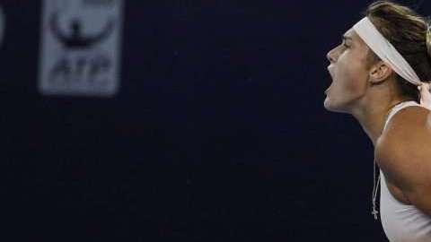 La tenista bielorrusa Aryna Sabalenka durante un partido en el Abierto de China. (Foto: EFE/ Roman Pilipey)