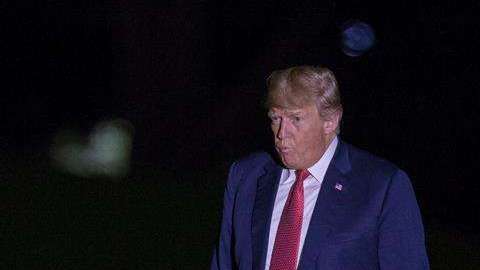 El presidente de Estados Unidos, Donald Trump, regresa a la Casa Blanca luego de un rally en Minneapolis.