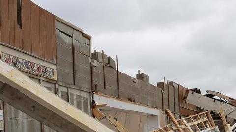 Vista de un edificio colapsado hoy, miércoles 10 de octubre de 2018, tras la llegada del huracán Michael, en Panama City.