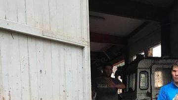 Rafael Nadal ayuda en las labores de limpieza en Mallorca, tras los fuertes torrenciales