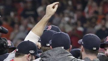 Los Medias Rojas de Boston celebran en el Minute Maid Park su pase a la Serie Mundial. (Foto: EFE/Michael Wyke)