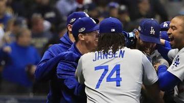 Los Angeles Dodgers vencieron 5-1 a Milwaukee Brewers en el séptimo juego