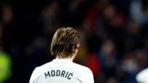 Los jugadores del Real Madrid tras la derrota en el Clásico ante el Barcelona. (Foto: EFE/ Enric Fontcuberta)