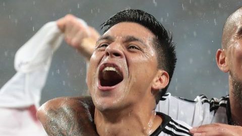 Gonzalo Martínez  y Jonatan Maidana de River Plate celebran la victoria ante Gremio. (Foto: EFE/Silvio Ávila)