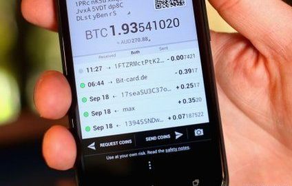 El bitcoin cumple 10 años en medio de una alta volatilidad.