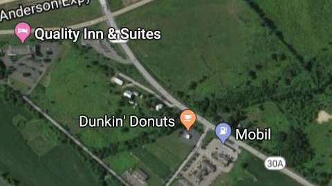 El accidente impactó un comercio donde hay varias víctimas.