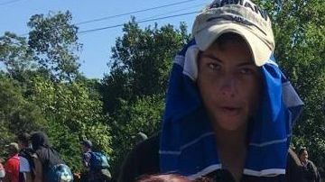 Los pobladores sales a apoyar a los miles de hondureños.