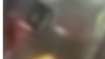 La esposa casi jala por los pelos a la amante.