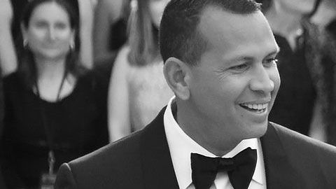 Alex y Jennifer son el centro de atención.