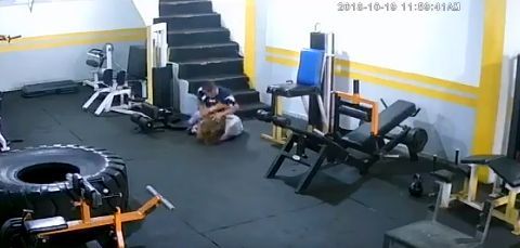 Cámaras de vigilancia captaron el ataque.