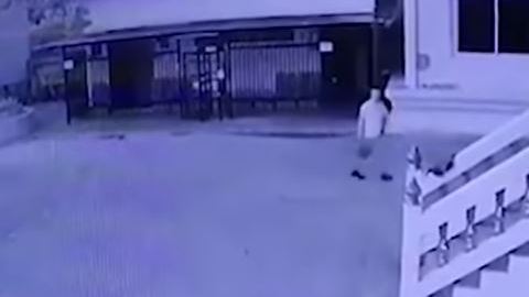 Al no encontrar su salvación en la lotería, realizó un acto desesperado.