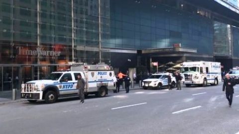 NYPD en la sede de CNN, en Columbus Circle