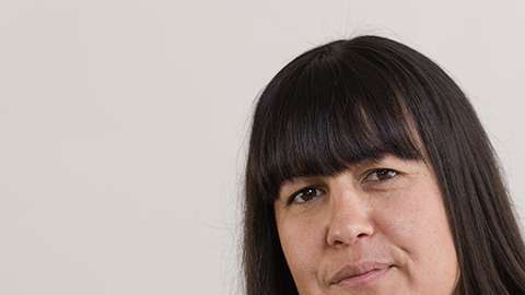 Natalie Diaz (i) y Livia Eberlin.