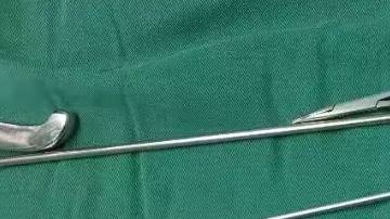 El hospital mostró la cuchara que le extrajeron al paciente.