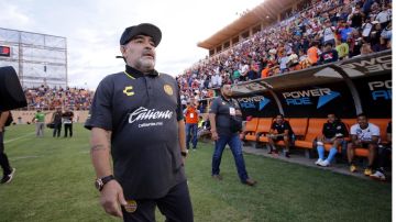 Diego Armando Maradona padece artrosis y ya no tiene castílagos en las rodillas