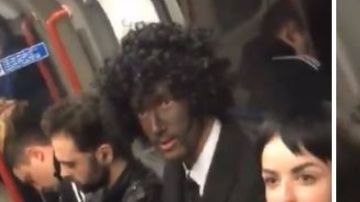 El hombre argumentaba que su disfraz no tenía nada de malo.