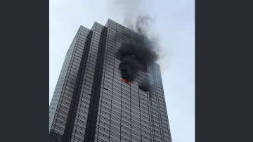 El fuego se registró en el piso 50