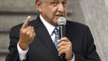 López Obrador rechazó que se desate crisis económica por cancelación de nuevo aeropuerto.
